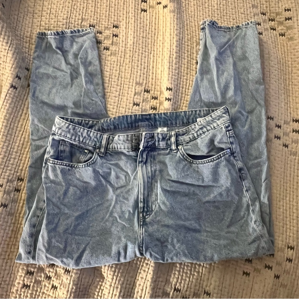 H&M Loose Ripped Mom Jeans